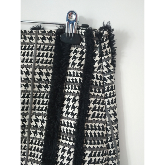 H&M Houndstooth Skirt - Picture 3 of 5